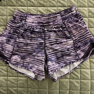Lulu Lemon Hotty Hot Low Rise 4”.